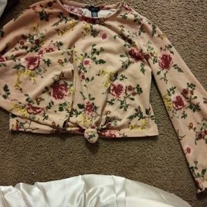 Rue 21 floral croptop size small